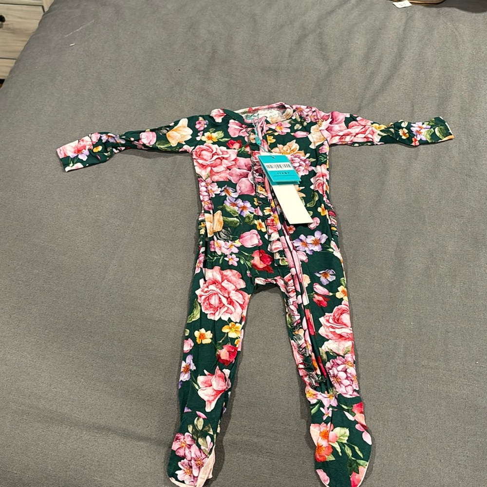 New with tags posh peanut footie